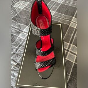 Cesare Paciotti Patent Heels Back Zipper. EUC Sz 40. Worn Once. Made in Italy